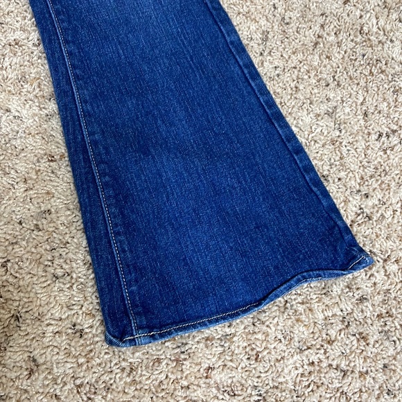 Signature Flare Fit Levi Strauss Company Designer Blue Jeans Size 16 1/2 Plus - Picture 8 of 14